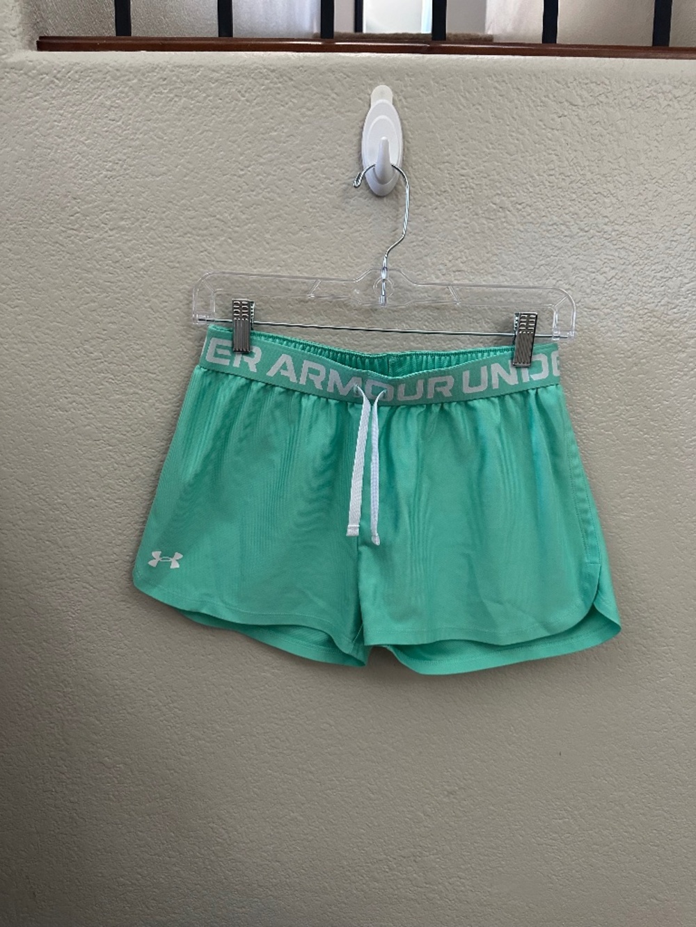 Girls' Under Armour Mint Athletic Shorts- Size Large
